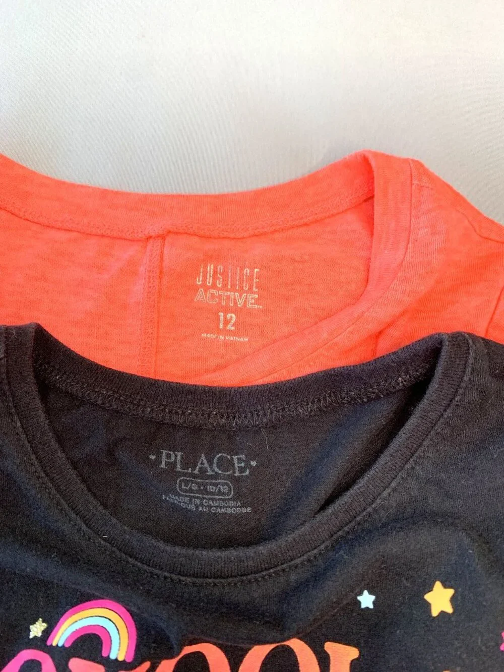 3 Piece Kids Bundle. Vigoss Jeans Stretchy. Short Sleeve Grapich Tees Size 12